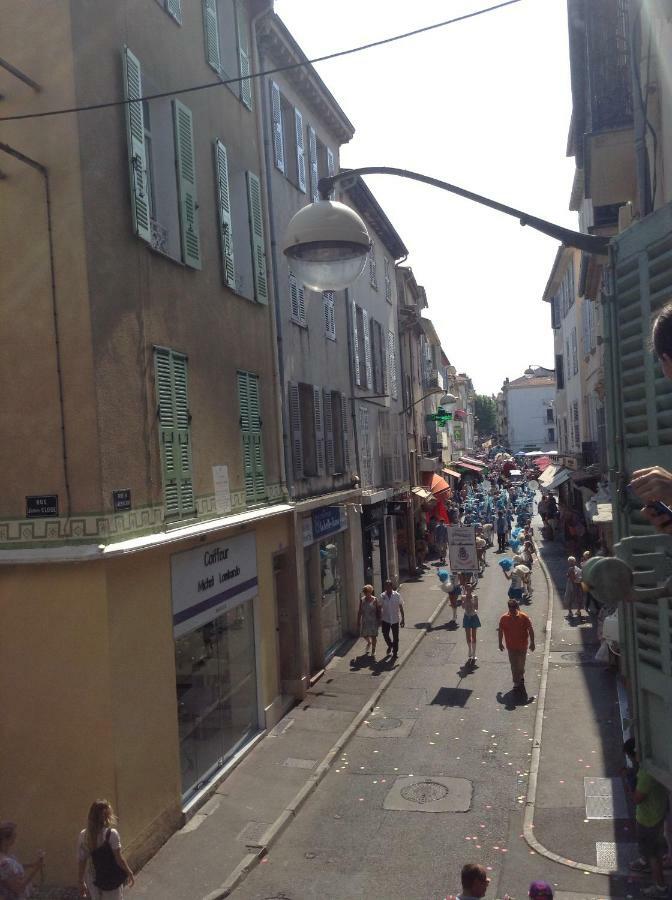 Vieille Ville 1 - Luca'S Apartment, 1 Bedroom, Max 2 Adults And 2 Kids Antibes Exterior photo