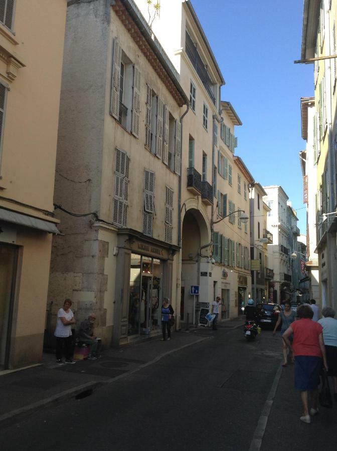 Vieille Ville 1 - Luca'S Apartment, 1 Bedroom, Max 2 Adults And 2 Kids Antibes Exterior photo