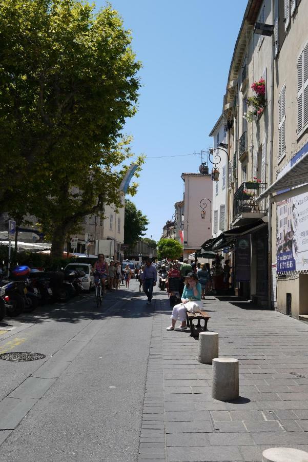Vieille Ville 1 - Luca'S Apartment, 1 Bedroom, Max 2 Adults And 2 Kids Antibes Exterior photo
