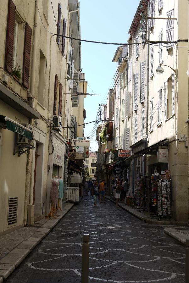 Vieille Ville 1 - Luca'S Apartment, 1 Bedroom, Max 2 Adults And 2 Kids Antibes Exterior photo