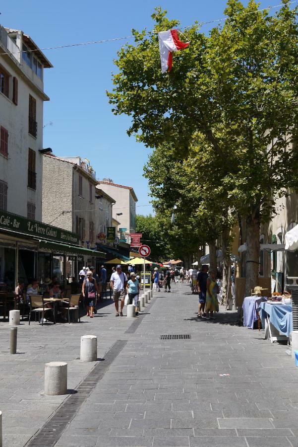 Vieille Ville 1 - Luca'S Apartment, 1 Bedroom, Max 2 Adults And 2 Kids Antibes Exterior photo