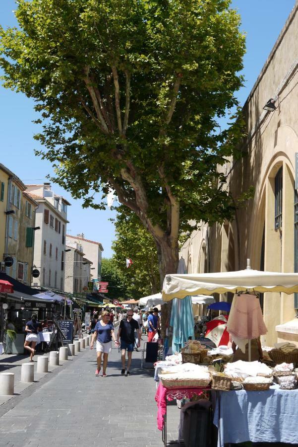 Vieille Ville 1 - Luca'S Apartment, 1 Bedroom, Max 2 Adults And 2 Kids Antibes Exterior photo