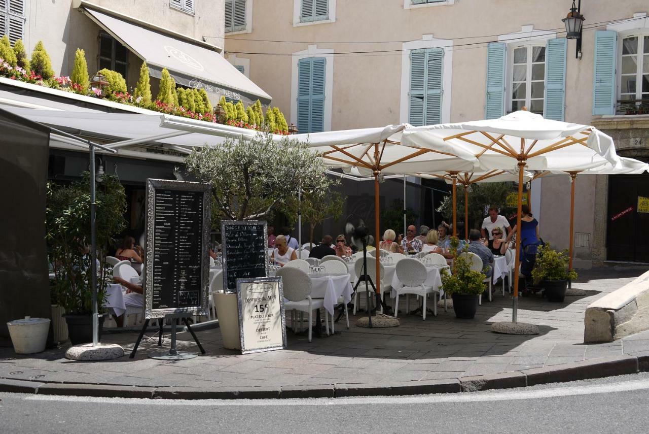 Vieille Ville 1 - Luca'S Apartment, 1 Bedroom, Max 2 Adults And 2 Kids Antibes Exterior photo