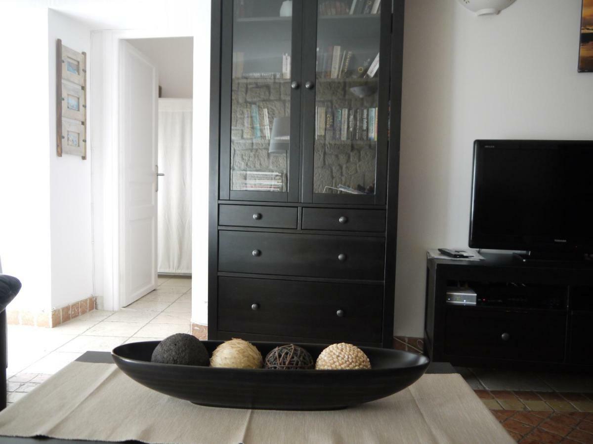 Vieille Ville 1 - Luca'S Apartment, 1 Bedroom, Max 2 Adults And 2 Kids Antibes Exterior photo