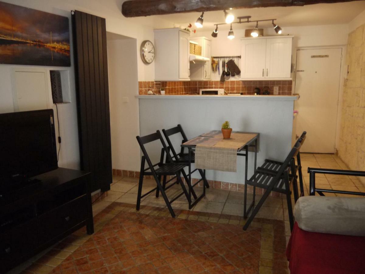 Vieille Ville 1 - Luca'S Apartment, 1 Bedroom, Max 2 Adults And 2 Kids Antibes Exterior photo